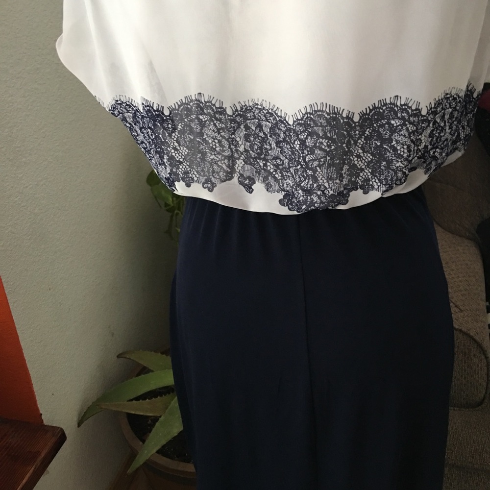 Medium/Dress - Picture 5 of 5